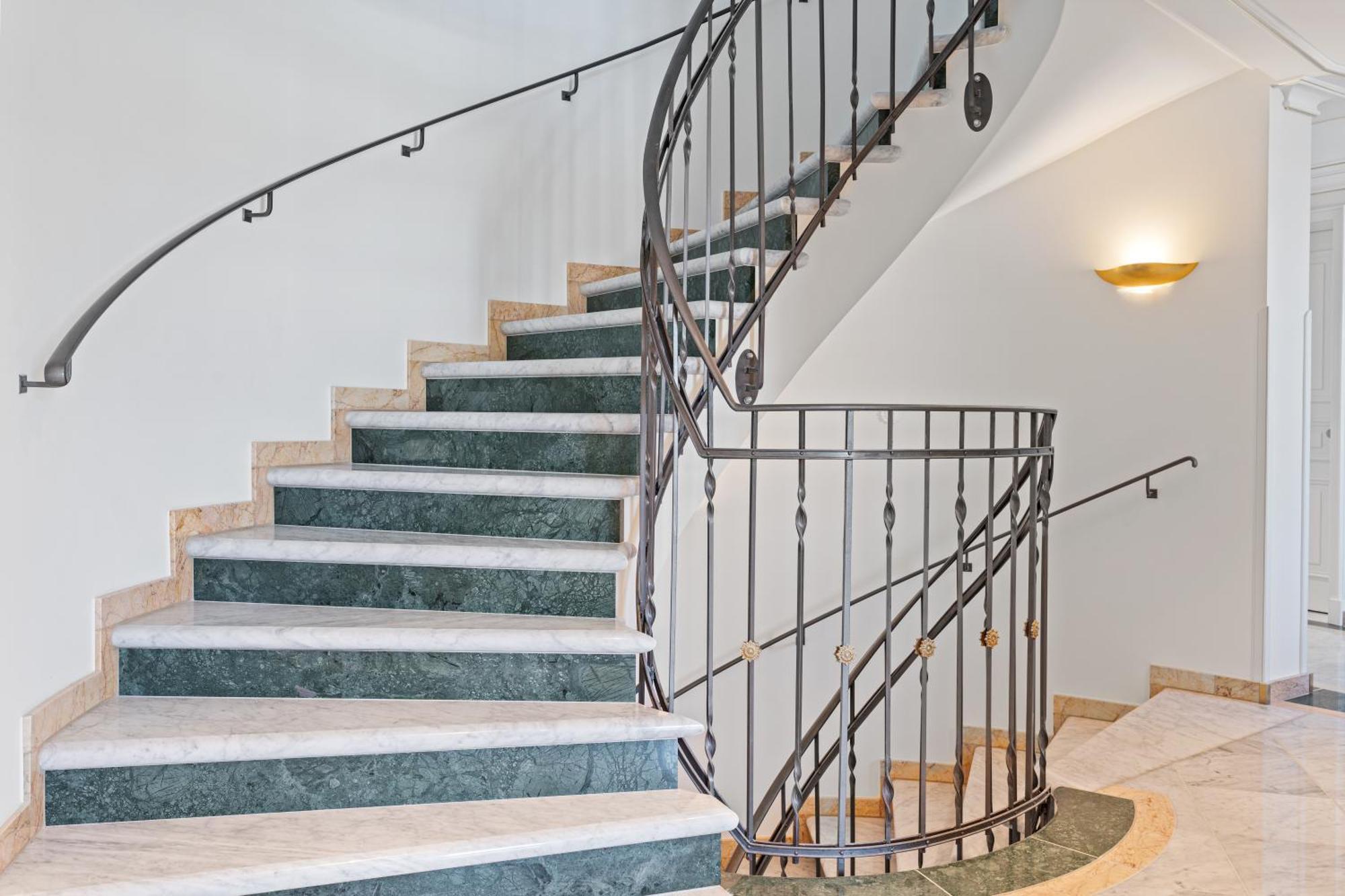 Cls Zentrale City-Wohnung In Hamburg Mit E-Laden Und Tiefgarage, Grosser Balkon, Blick Ueber Hamburg, Parkplatz, Cafe Im Haus, Bushaltestelle Direkt Gegenueber, Flex Check In Exterior foto