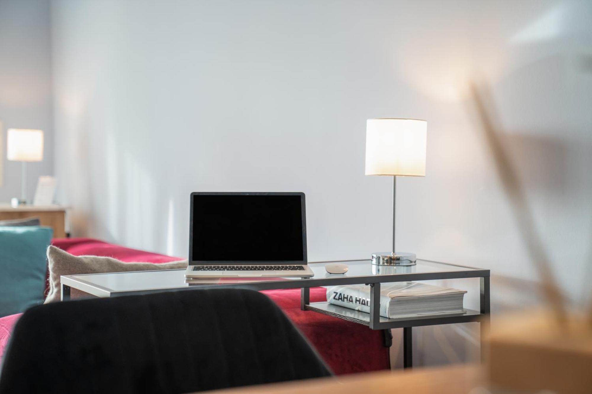 Cls Zentrale City-Wohnung In Hamburg Mit E-Laden Und Tiefgarage, Grosser Balkon, Blick Ueber Hamburg, Parkplatz, Cafe Im Haus, Bushaltestelle Direkt Gegenueber, Flex Check In Exterior foto