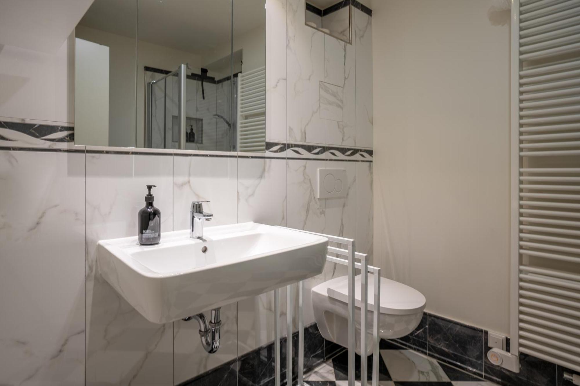 Cls Zentrale City-Wohnung In Hamburg Mit E-Laden Und Tiefgarage, Grosser Balkon, Blick Ueber Hamburg, Parkplatz, Cafe Im Haus, Bushaltestelle Direkt Gegenueber, Flex Check In Exterior foto